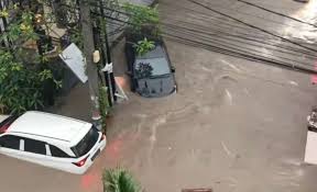 Kondisi Banjir di salah satu kabupaten Provinsi Bali  (Foto: 1st)