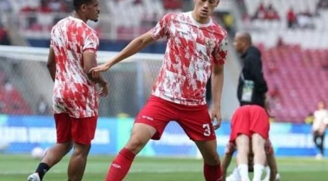 Kapten Timnas Indonesia  Senior Jay Idzes  mejadi salah satu pemain yang tiba di Surabaya . (Foto : IG Jayidzes)