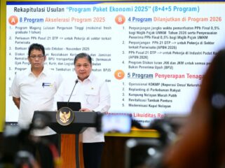 Menko Perekonomian  Airlangga Hartarto bersama Menkeu Purbaya Yudhi Sudewo saat memberikan keterangan kepada awak media usai rapat kabinet di Istana Minggu (14/9/2025). (Foto : Kenenko Perekonoimian)