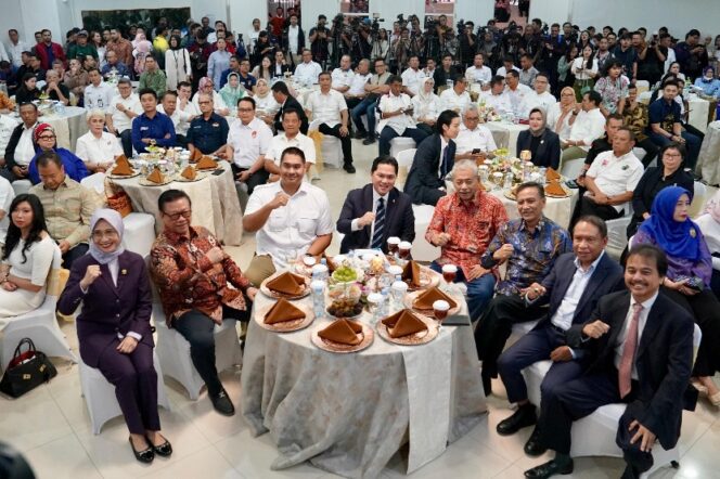 
					para Mantan Menpora saat hadir dalam Sertijab Dito Ariotedjo dan Erick Thohir. (Foto_ Kemnpora)