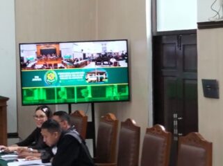 Nikita Mirzani saat mengikuti sidang.
(Foto : Sirhan /Jejaknarasi.id.)

