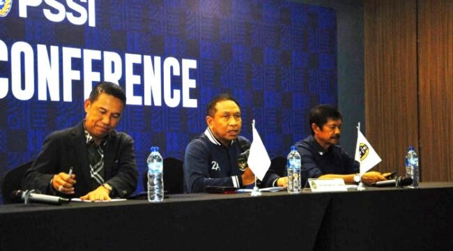 Dari Kiri ke Kanan : Sekjen PSSI Yunus Yusi,  Wakil Ketua PSSI Zainuddin Amali, Pelatih Timnas U-23 Indra Sjafri.
(Foto : Om Mbeng)

