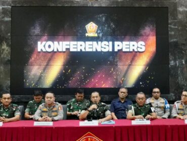 Kepala Pusat Penerangan TNI (Kapuspen TNI) Brigjen TNI (Mar) Freddy Ardianzah saat memberikan klarifikasi sekaligus konferensi pers. (Foto :Puspen TNI)