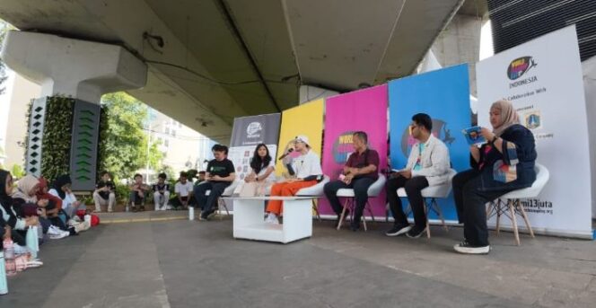 
					Salah satu acara puncak World Cleanup Day Indonesia, Talk Show yang menghadirkan pemateri Carolus Bregas Pranoto (Katadata Green), Wahid (Sekolah Adiwiyata), dan Nur Rakhmah Latifah (Waste4Change) dan Leader World Cleanup Day Indonesia Andy Bahari. (Foto : Ist)