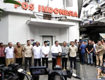 Menko Perekonomian Airlangga Hartarto saat meluncurkan  Program BLT Kesra dan Magang Lulusan Perguruan Tinggi. (Foto : Sesneg) 