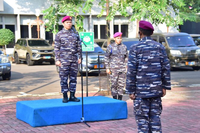 
					Apel Khusus Peringati Hari Kesehatan TNI AL di Mako Kormar