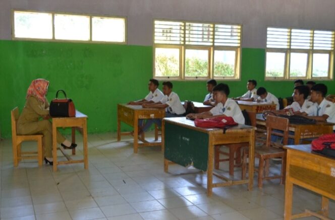 
					Suasana kegiatan belajar di SMAN 1 Cimarga (Foto: Dok. SMAN 1 Cimarga)