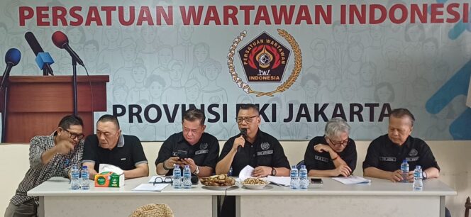 
					Ketua PWI Jaya Kesit B Hamdoyo saat memberikan sambutan. (Foto : PWi)