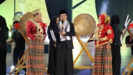 Menteri Agama (Menag) Nasaruddin Umar saat membuka Musabaqah Qira’atil Kutub (MQK) Internasional 2025 di Pesantren As’adiyah di Wajo, Sulawesi Selatan. (Foto : Humas Kemenag)