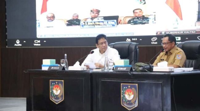 Mendagri Tito Karnavian didampingi Menteri Keuangan Purbaya Yudhi Sadewa saat memimpin  Rapat Koordinasi Pengendalian Inflasi Tahun 2025. (Foto : Puspen Kemendagri)