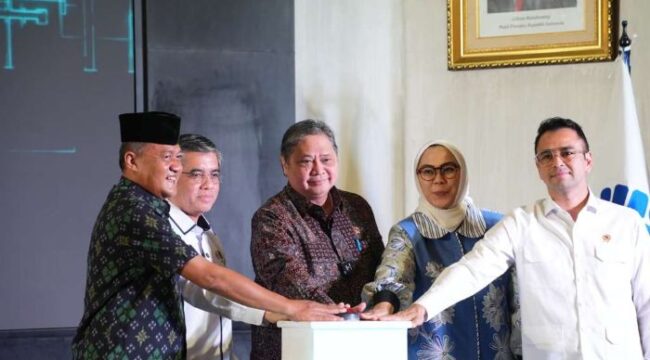 Menko Perekonomian Airlangga Hartarto saat melumncurkan Program Magang Nasional. (Foto : Humas Kemenko Perekonomian)