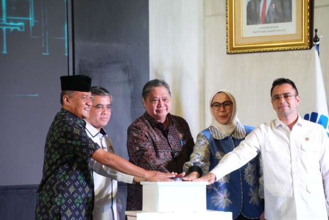
					Menko Perekonomian Airlangga Hartarto saat melumncurkan Program Magang Nasional. (Foto : Humas Kemenko Perekonomian)