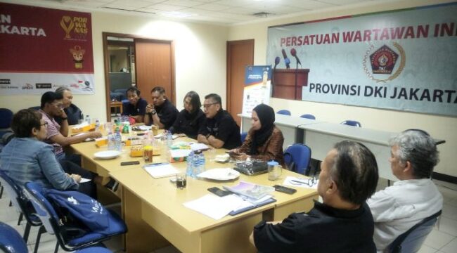 Suasana rapat persiapan digelarnya OKK dan UKW PWI Provinsi DKI Jakarta yang dipimpin langsung Ketua PWI Jaya Kesit B Handoyo (Foto: PWI Jaya)