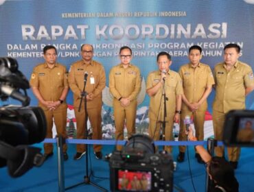 Merndagri Tito Karnavian saat meberikan keterangan  kepada awak media usai membuka Rapat Koordinasi (Rakor) Sinkronisasi Program dan Kegiatan Kementerian/Lembaga Pemerintah Non-Kementerian dengan Pemerintah Daerah (Pemda) Tahun 2025. (Foto\: Puspen Kemendagri)