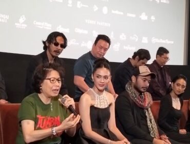 Sang Produser Linda Gozali (MAGMA Entertainment ) saat memberikan keterangan kepada awak media dalam konferensi pers . (Foto : Sirhan/Jejaknarasi.id)