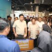  Menteri Dalam Negeri (Mendagri) Muhammad Tito Karnavian bersama Menteri Perumahan dan Kawasan Permukiman (PKP) Maruarar Sirait saat meninjau langsung Mal Pelayanan Publik (MPP) Kota Surabaya, Jawa Timur (Jatim), (Foto : Puspen Kemendagri)