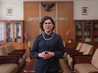 Rektor UGM, Ova Emilia saat memberikan klarifikasi soal Ijazah Jokowi. (Foto: 1st)