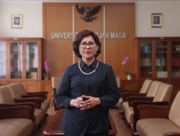 Rektor UGM, Ova Emilia saat memberikan klarifikasi soal Ijazah Jokowi. (Foto: 1st)