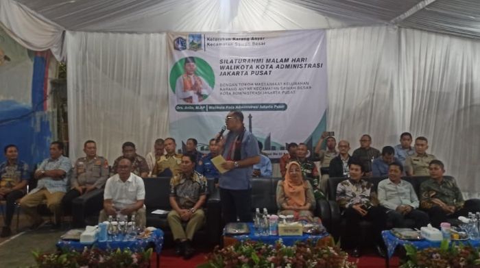 Wali Kota Jakarta Pusat Arifin saat memberikan sambutan dalam acara Malam Hari Wali Kota Jakpus. (Foto : PWI Jakpus)
