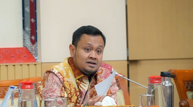 Anggota Komisi III DPR RI, Bimantoro Wiyono Rapat Kerja dengan Kakorlantas Polri serta seluruh Direktur Lalu Lintas (Dirlantas) Polda se-Indonesia, di Ruang Rapat Komisi III, Kamis, (27/11/2025). (Foto : Tari/Andri)