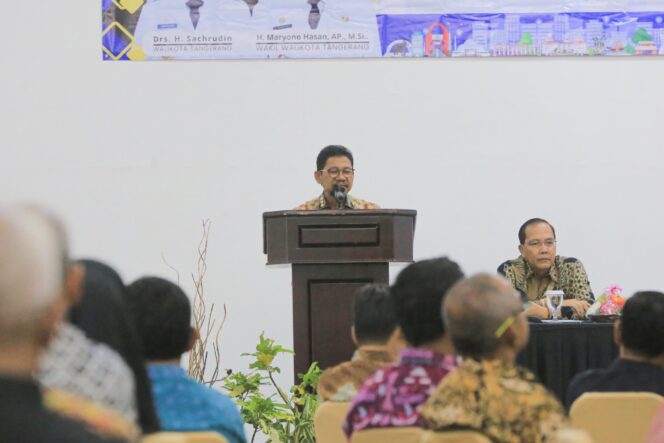 
					Wali Kota Tangerang Tekankan Lurah dan Camat Tingkatkan Kualitas Pelayanan Publik