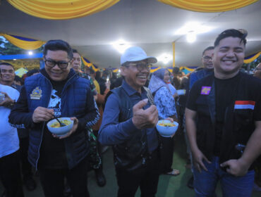 Wali Kota bersama Wakil Wali Kota Tangerang saat mencicipi Laksa Tangerang di acara Culinary Day