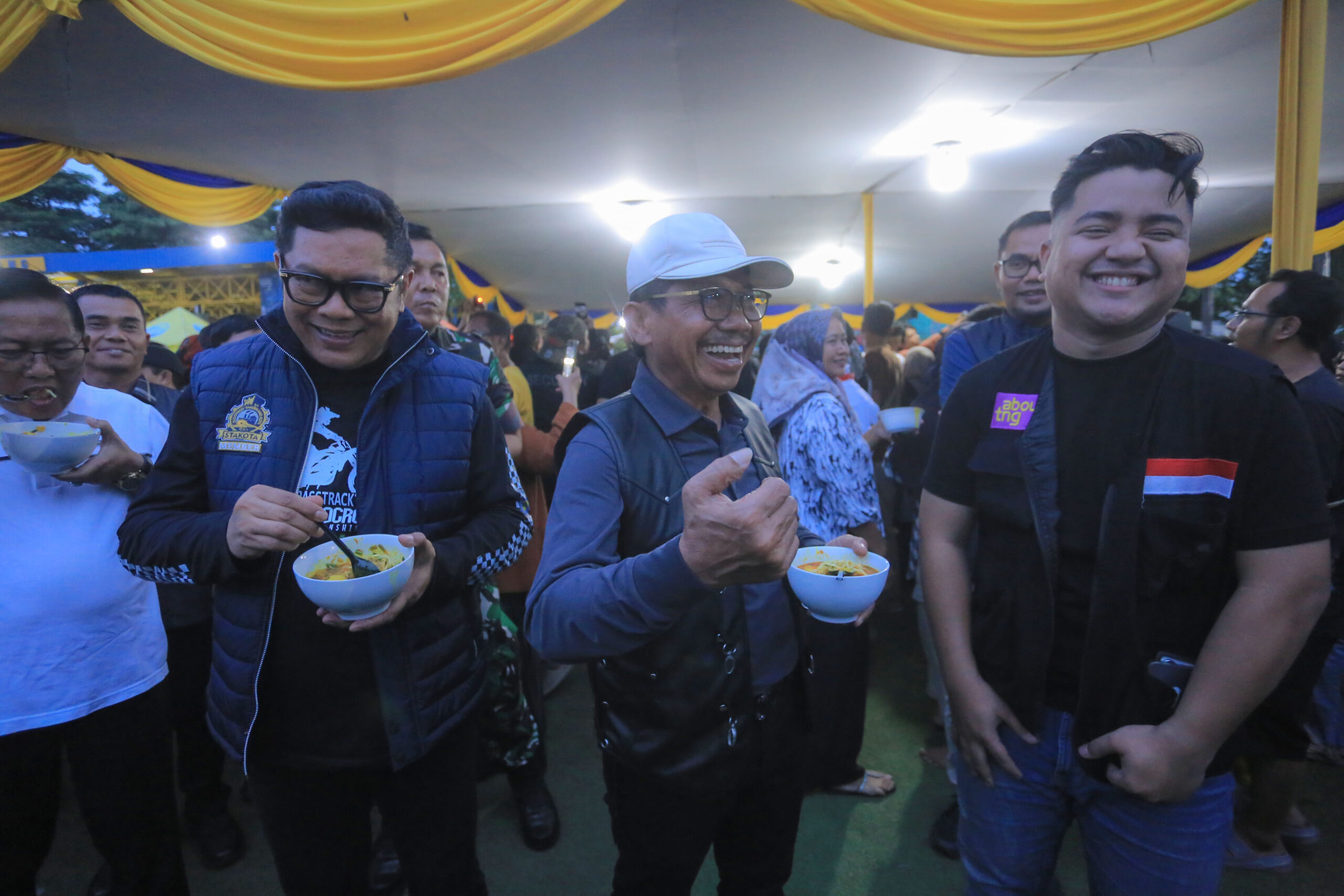 Wali Kota bersama Wakil Wali Kota Tangerang saat mencicipi Laksa Tangerang di acara Culinary Day