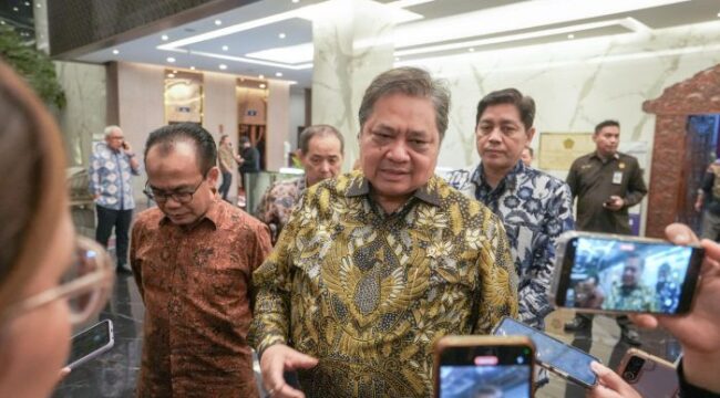 Menko Perekonomian Airlangga Hartarto saat memberikan keterangan kepada awak media (Foto : Humas Kemenko Perekonomian)