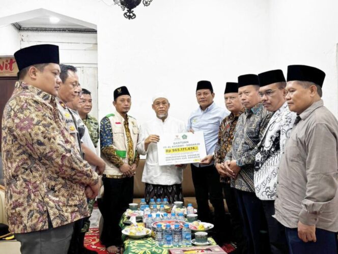 
					Serahkan Bantuan Ke Ponpes Al Khoziny, Bupati Subandi: Bentuk Kepedulian Para ASN Sidoarjo
