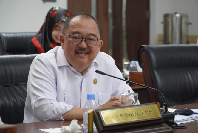 
					Anggota DPRD Kota Tangsel, Ir. H. M. Rizki Jonis, S.TP, M.SI (Foto: Istimewa)