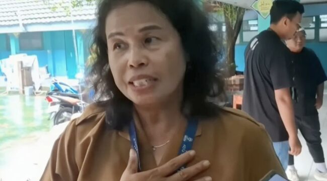 Kepala SMPN 19 Tangsel, Frida Tesalonik (Foto: Dok. Jejaknarasi.id)