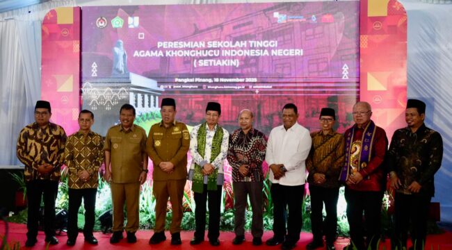 Menteri Agama Nasaruddin Umar saat foto bersama usai meresmikan SETIAKIN)  di Bangka Belitung. (Foto: Kemenag)