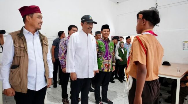 Menteri Sosial Saifullah Yusuf atau Gus Ipul saat mengunjungi sekolah Rakyat di Pasuruan. (Foto : Humas Kemensos)
