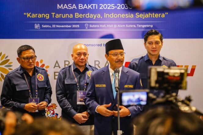 
					Menteri Sosial Saifullah Yusuf atau Gus Ipul saat meberikan keterangan kepada awak media usai melantik pengurus PNKT 2025-2030. (Foto : Humas Kemensos).