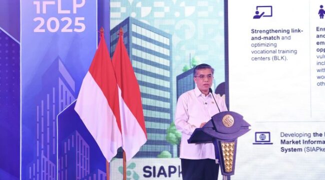 Menteri Tenaga Kerja Yassierli saat membuka acara Indonesian Forum and Labour Productivity (IFLP) bertema 'Gig Workers: Flexibility and Vulneralibity from Multiple Perspective' di Jakarta, Selasa (25/11/2025).. (Foto: Humas Kemnaker)