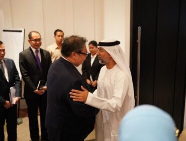 Menteri Koordinator Bidang Perekonomian Airlangga Hartarto menerima kunjungan  Menteri Energi dan Infrastruktur Uni Emirat Arab Suhail Mohamed Al . Mazrouei. (Foto : Humas Kemenko Perekonomian)