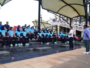 Panglima TNI Jenderal Agus Subiyanto saat memberikan motivasi kepada Atlet Bola Voly Mabes TINI. (Foto Puspen TNI)