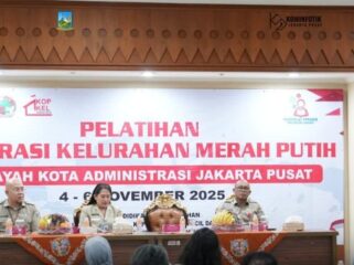 Sekretaris Kota (Sekko) Administrasi Jakarta Pusat Denny Ramdany saat memberikan sambutan dalam pembukaan Pelatihan  Koperasi Kelurahan Merah Putih (KKMP)  (Foto : Kominfotik Jakpus)
