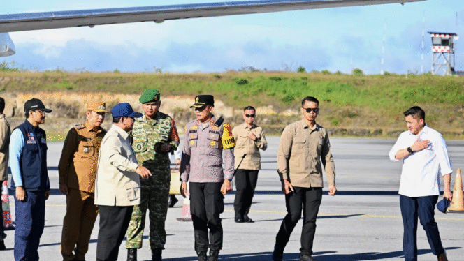 
					Tiba di Tapanuli Selatan, Presiden Tinjau Posko Kesehatan dan Korban Banjir