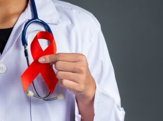 Ilustrasi: Mitos vs Fakta HIV/AIDS (Foto: 1st)