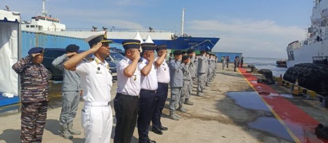 
					Jajaran Bakamla RI saat melepas keberangkatan Kapal Indian Coast Guard (ICG) Vigraha. (Foto : Humas Bakamla RI)