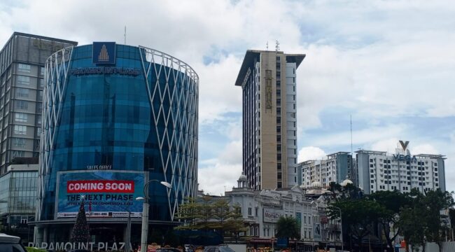 Gedung-gedung megah di wilayah kecamatan kelapa dua. (Foto: dok.jejaknarasi.id)