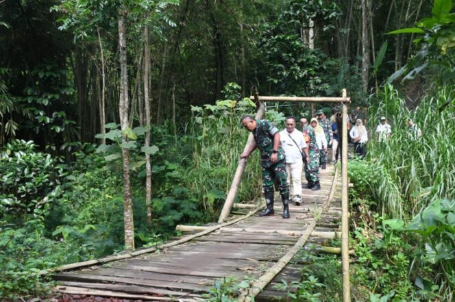 
					Danrem Tinjau Sasaran TMMD ke-127 di Blitar, Jembatan dan Jalan Segera Ditingkatkan