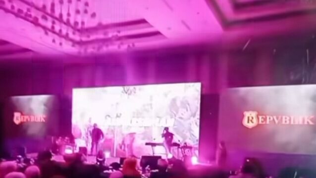 Penampilan Band Republik yang diduga menjadi bagian dari rangkaian acara rakor Pemkab Tangerang di Bandung. (Foto: 1st)