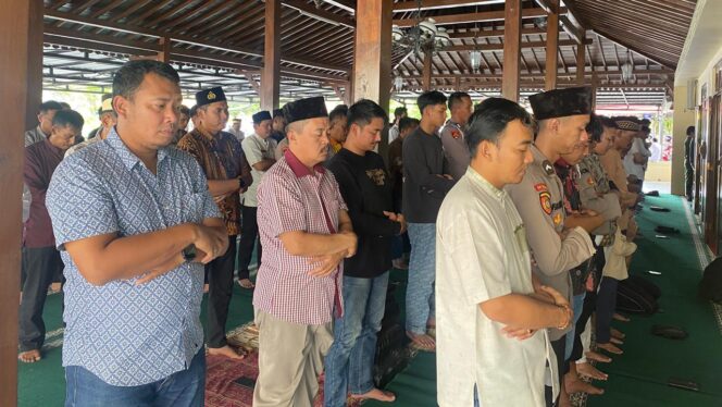 
					Wujud Kepedulian, Polresta Tangerang Gelar Salat Gaib dan Istighotsah untuk Korban Bencana Alam Sumatra