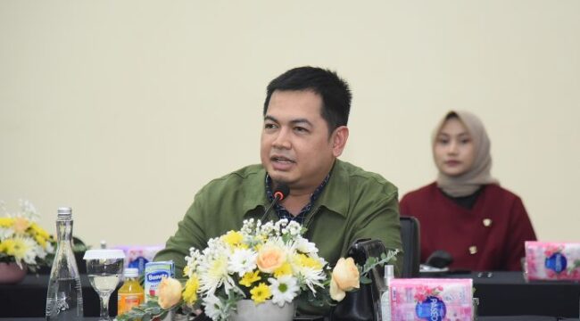 Anggota Mahkamah Kehormatan Dewan (MKD) DPR RI Tommy Kurniawan saat pertemuan tim kunjungan kerja MKD DPR RI dengan Kapolres Malang beserta jajaran di Malang, Jawa Timur, Rabu (3/12/2025). (Foto : Arief/Andri)
