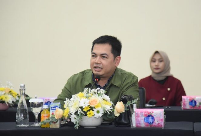 
					Anggota Mahkamah Kehormatan Dewan (MKD) DPR RI Tommy Kurniawan saat pertemuan tim kunjungan kerja MKD DPR RI dengan Kapolres Malang beserta jajaran di Malang, Jawa Timur, Rabu (3/12/2025). (Foto : Arief/Andri)
