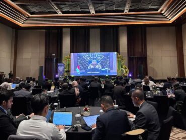 Menteri Koordinator Bidang Perekonomian Airlangga Hartarto ketika memberikan keynote speech pada acara “OECD Asia Roundtable on Digital Finance 2025” secara virtual, di Bali, Senin (1/12/2025). Foto : Kemenko Perekonomian)