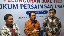 Ketua KPPU M. Fanshurullah Asa saat memberikan keterangan kepada awak media usai peluncuran Buku Teks Hukum Persaingan Usaha edisi ketiga. (Foto : Sirhan/ Jejaknarasi.id.) 