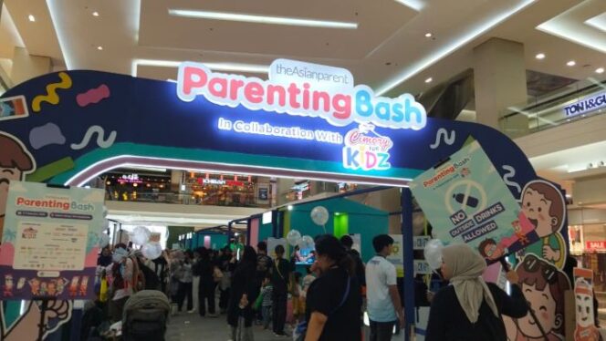 
					Suasana Keramaian di gelaran Parenting Bash 2025 di fashion Atrium Kota kasablanja. ( Foto : Sirhan/Jejaknarasi.id)